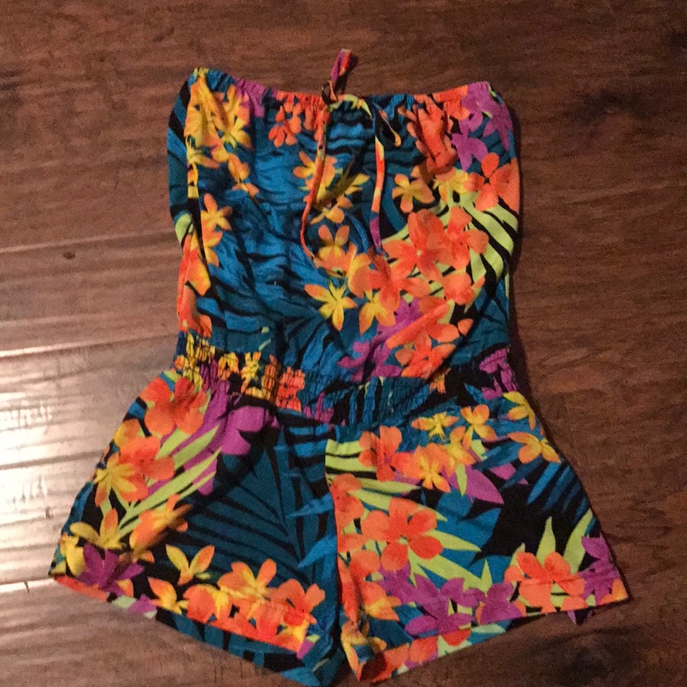 Maurice's tropical romper wore 1x